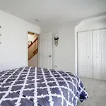 Spacious Washington, D.C. Rowhome W/ Free Parking!