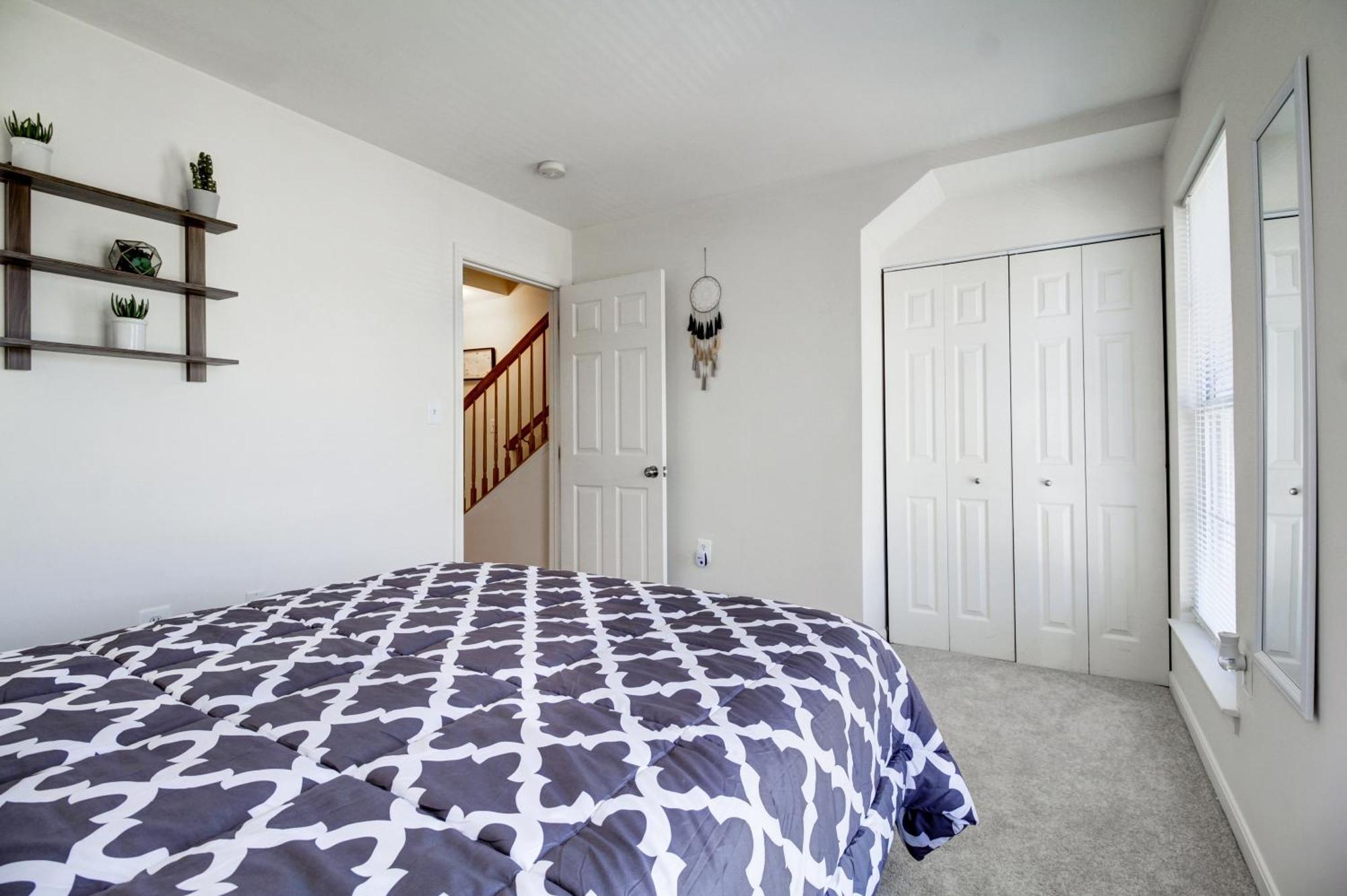 Spacious Washington, D.c. Rowhome W/ Free Parking!