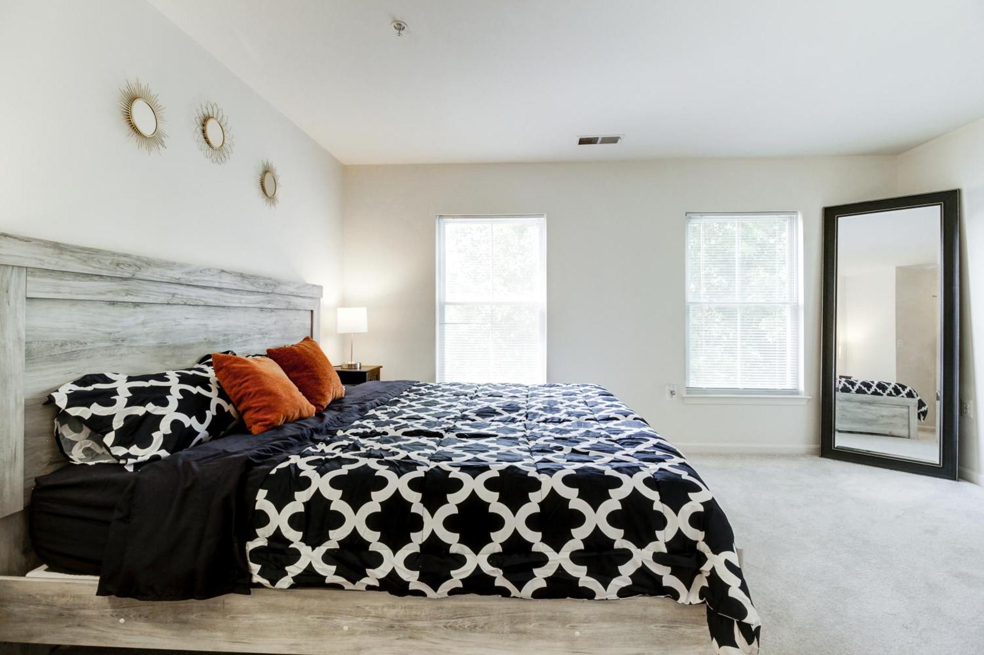 Apartment Spacious Washington, D.c. Rowhome W/ Free Parking!
