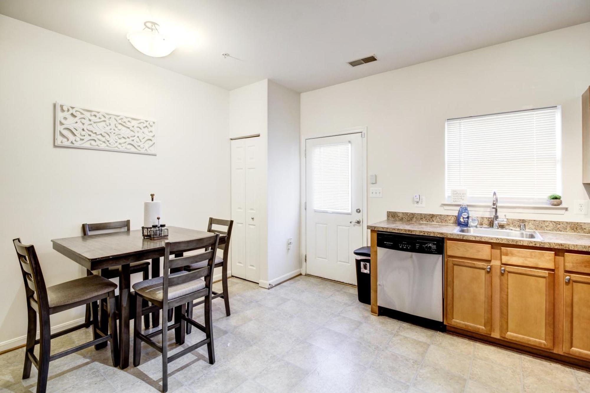 Apartment Spacious Washington, D.c. Rowhome W/ Free Parking! Washington