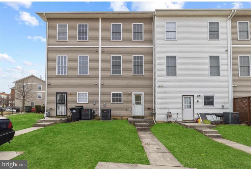 Spacious Washington, D.c. Rowhome W/ Free Parking! Apartment *